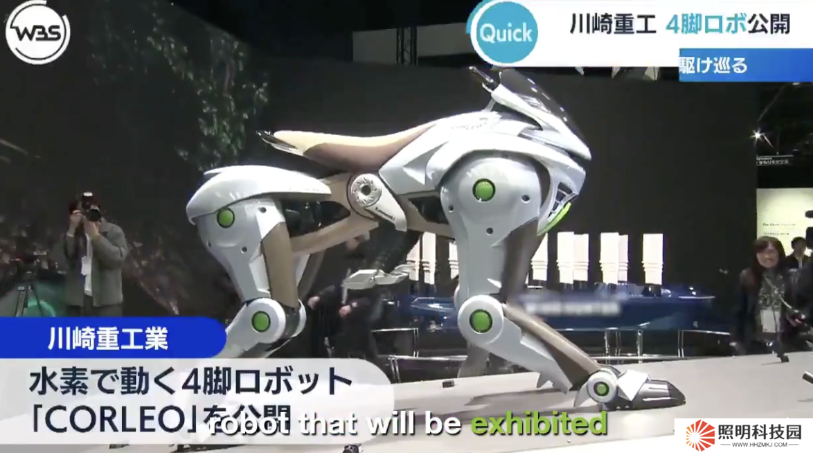 川崎重工推出仿生概念摩托車“CORLEO”，配備四足可自由馳騁草原雪地